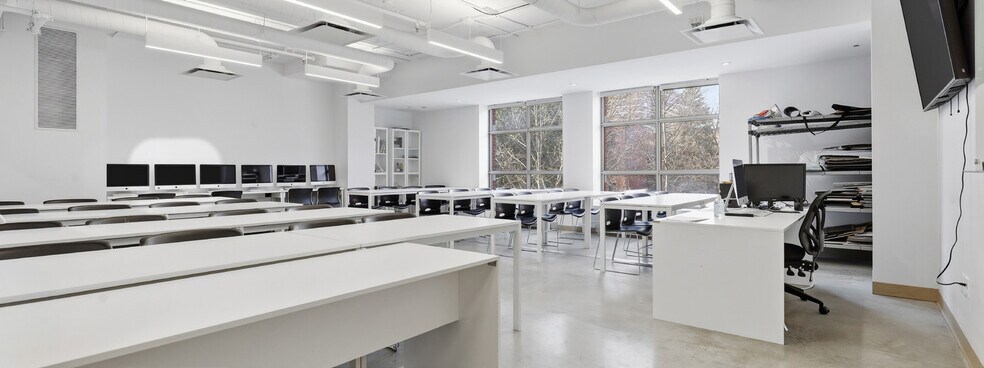 More Photos Of 3536 Boul Saint-Laurent, Montréal Office For Sale