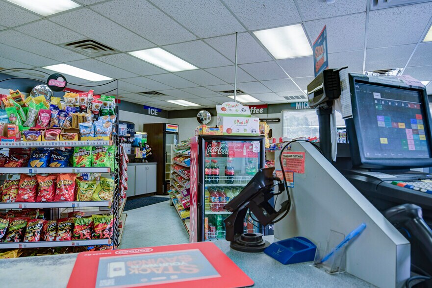 More Photos Of 901 N Prince St, Clovis General Retail For Sale