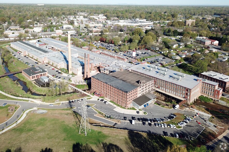 More Photos Of 2005 Yanceyville St, Greensboro Office Residential For Lease