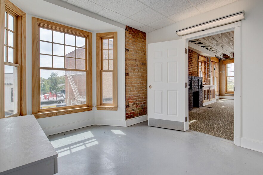More Photos Of 1200 W Magnolia Ave, Fort Worth Office For Lease