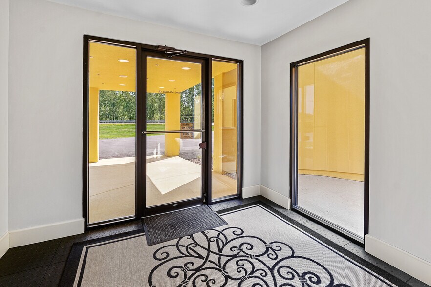 More Photos Of 560 Rolling Meadows, Fond Du Lac Light Distribution For Sale