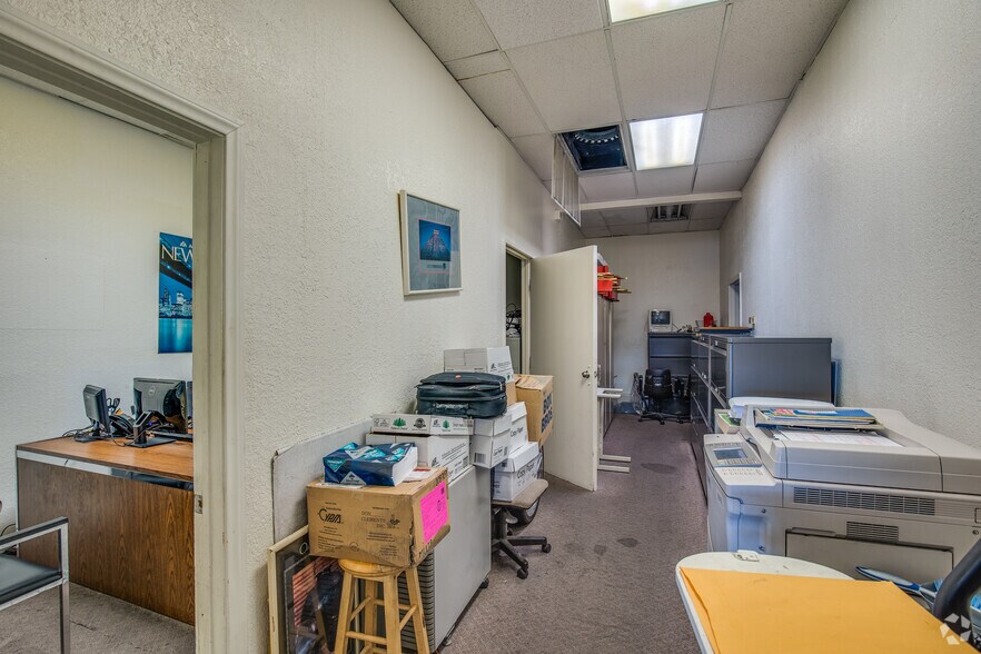 More Photos Of 2520 S Eastern Ave, Las Vegas Freestanding For Sale