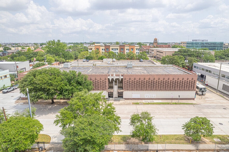 More Photos Of 3333 Fannin St, Houston Office For Sale