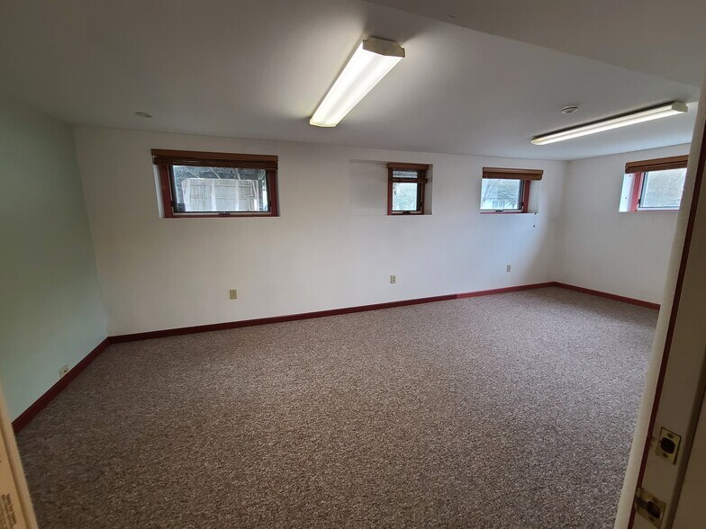 More Photos Of 131 Main St, Hatfield Loft Creative Space For Lease