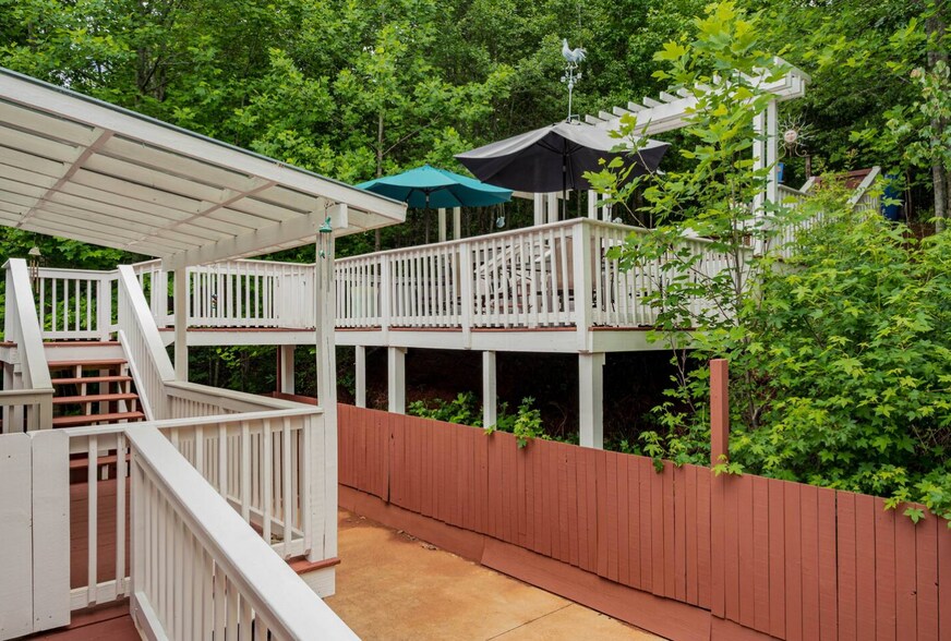 More Photos Of 84-86 Benson Rd, Travelers Rest Specialty For Sale