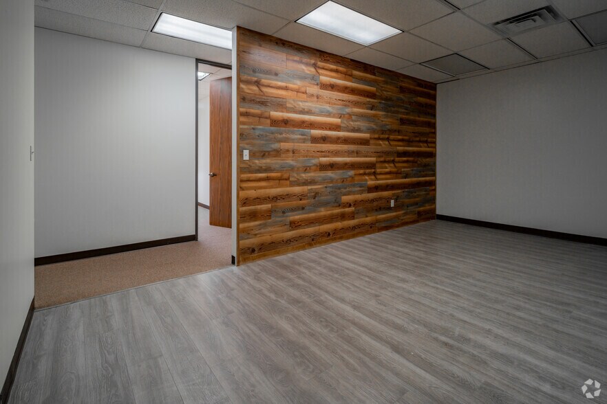 More Photos Of 909 NE Loop 410, San Antonio Office For Lease