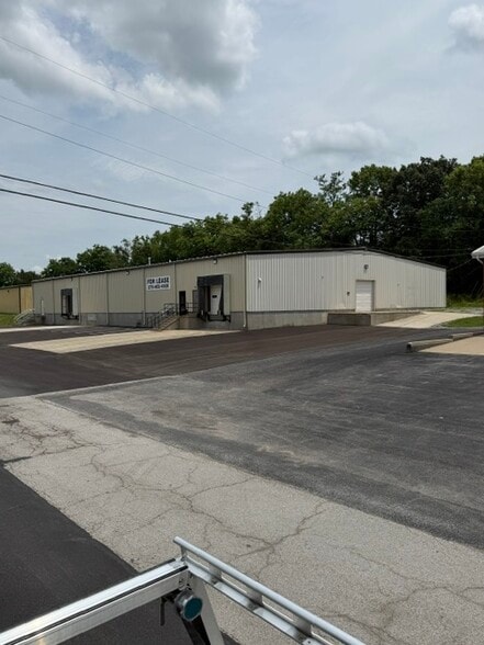Primary Photo Of 190 Morris Dr, Harrodsburg Warehouse For Lease