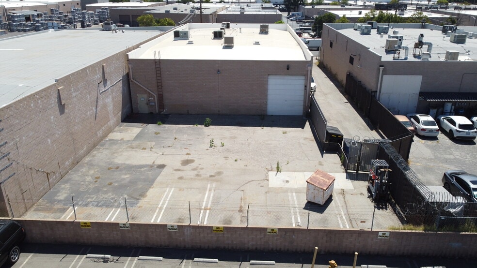 More Photos Of 9765 Eton Ave, Chatsworth Light Manufacturing For Lease