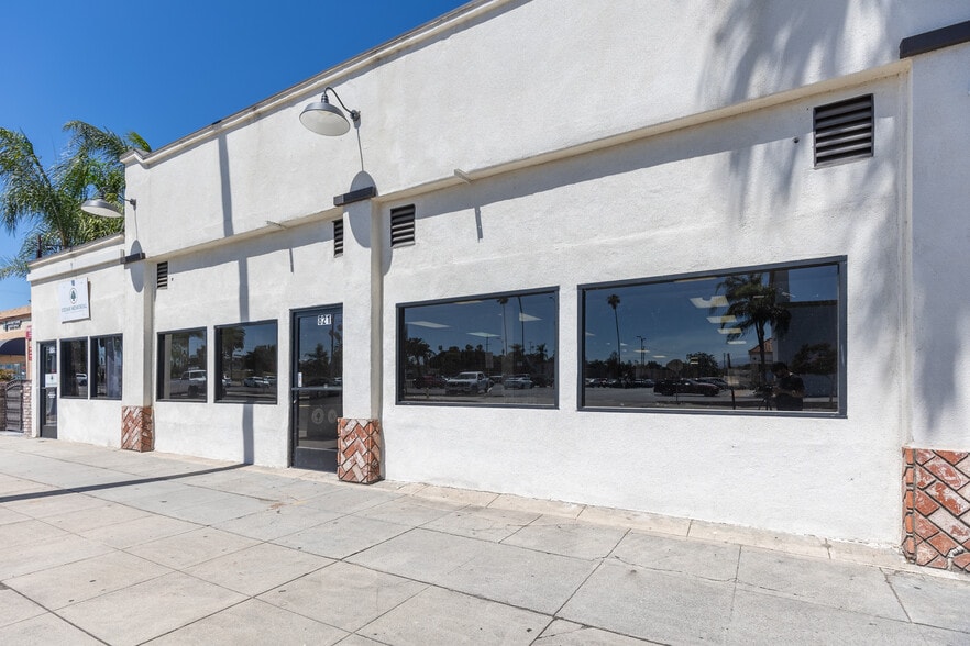 More Photos Of 819-821 Orange St, Redlands General Retail For Sale