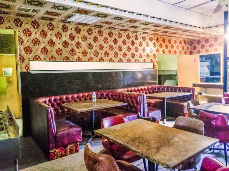 More Photos Of 2147-2159 N Texas St, Fairfield Restaurant For Lease