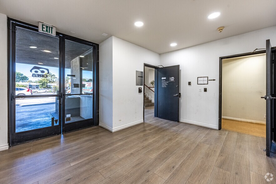 More Photos Of 6746 Valjean Ave, Van Nuys Loft Creative Space For Lease