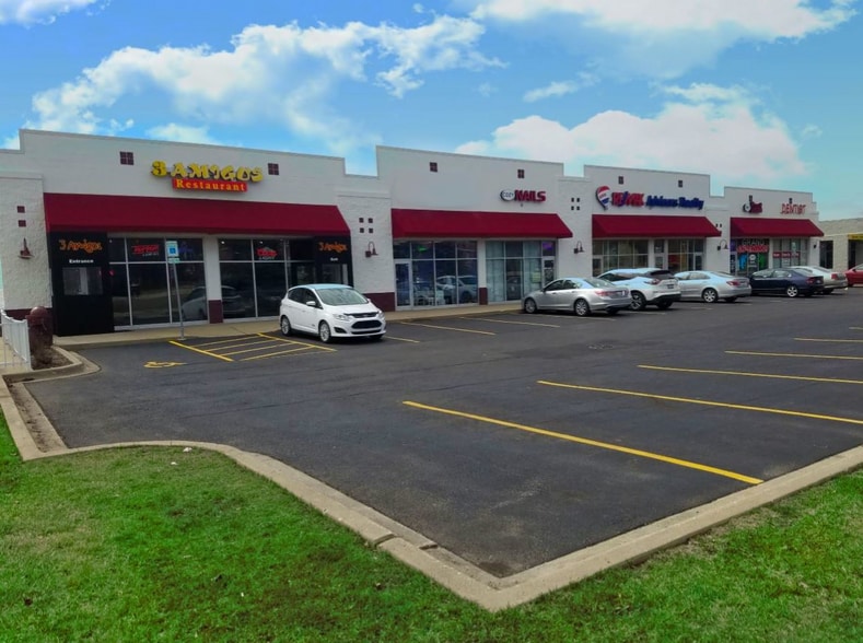 Primary Photo Of 895 E Grand Ave, Lake Villa Storefront For Lease