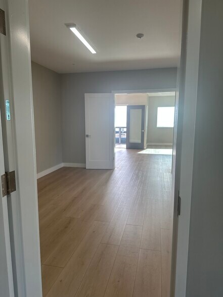 More Photos Of 516 Ave Alhambra, El Granada Office Residential For Lease