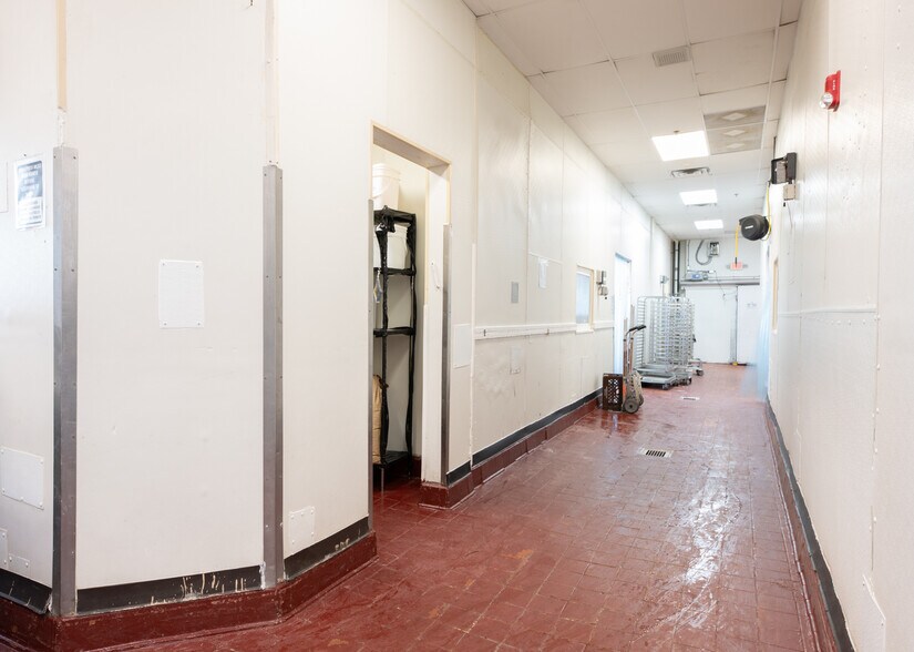 More Photos Of 310 Roosevelt Ave, Spring Valley Freestanding For Lease