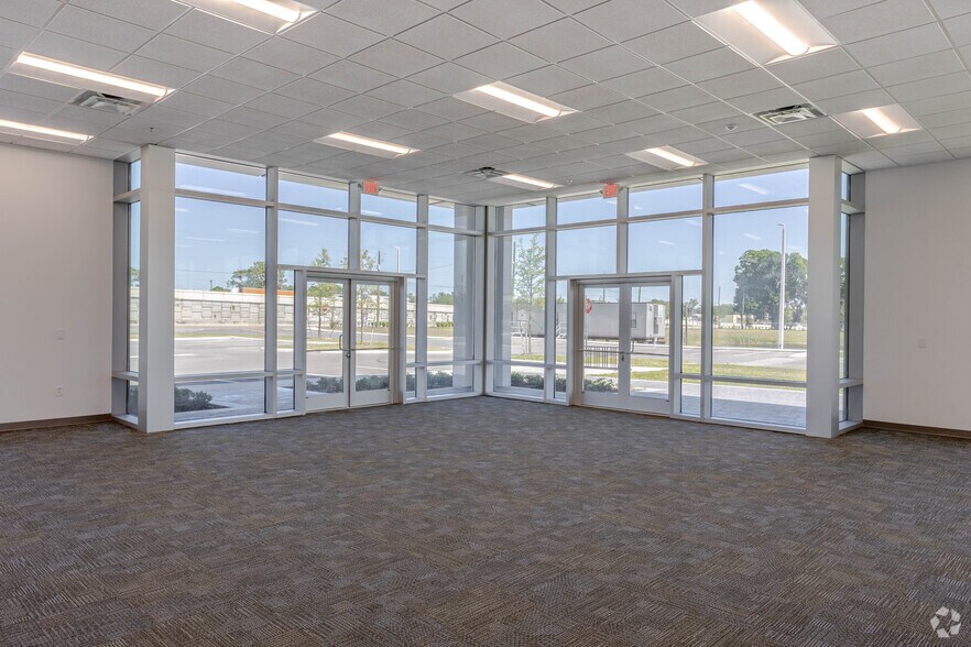 More Photos Of Charlie Taylor Rd @ Frontage Rd, Plant City Unknown For Lease