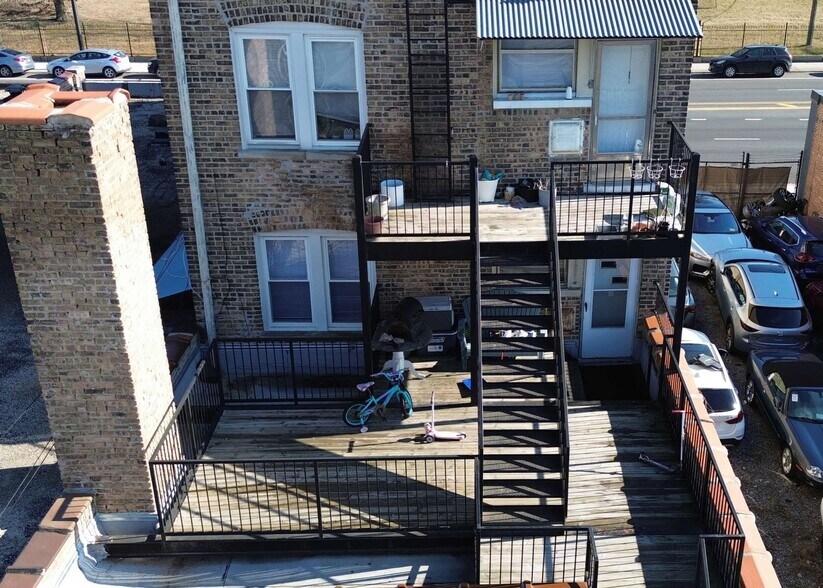 More Photos Of 5620 N Western Ave, Chicago Storefront Retail Residential For Sale