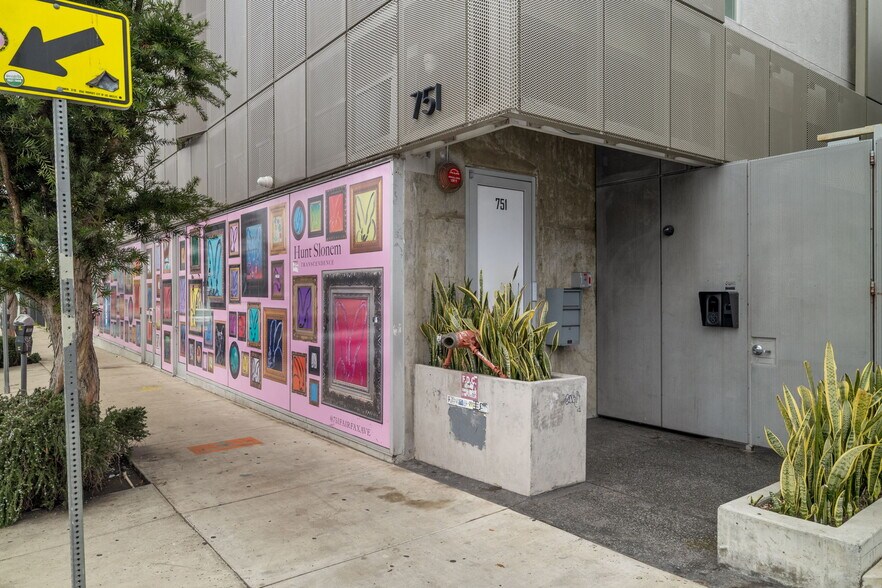 More Photos Of 751 N Fairfax Ave, West Hollywood Loft Creative Space For Sale