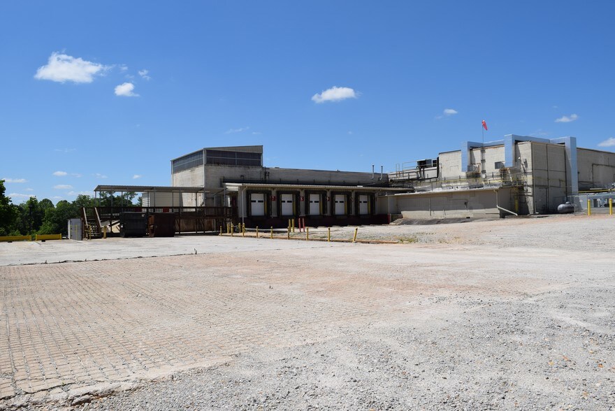 More Photos Of 635 Kingsbridge Rd, Carrollton Distribution For Lease