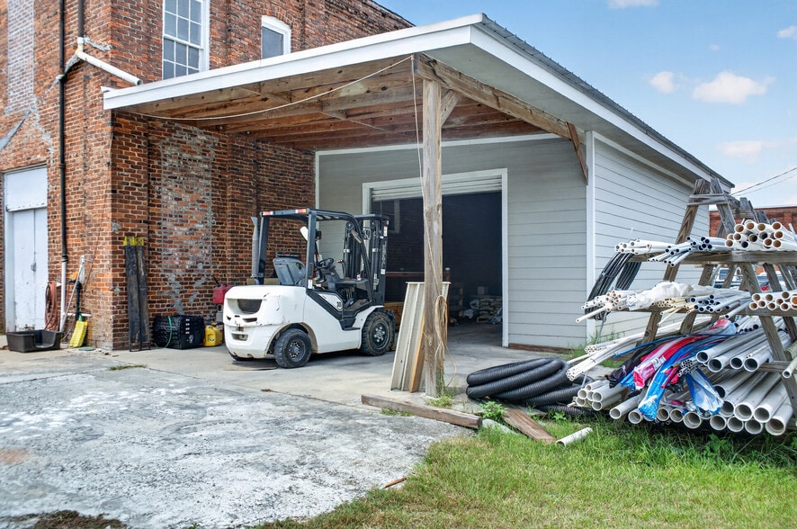 More Photos Of 36 Church St N, Jeffersonville Light Manufacturing For Sale