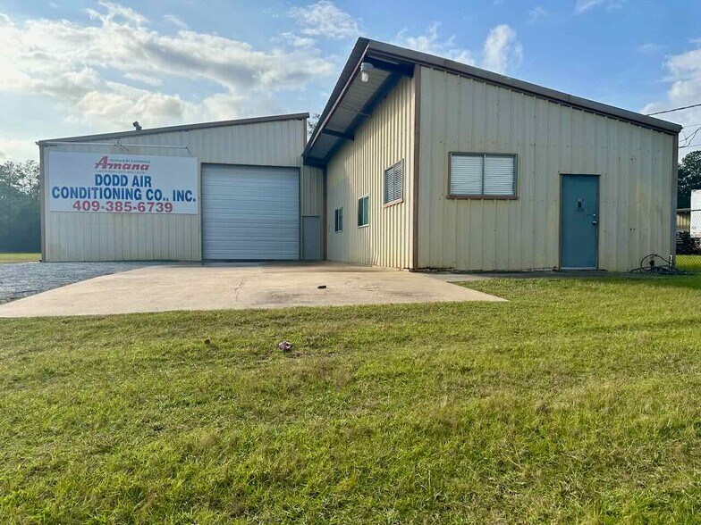 More Photos Of 8351 Bryant Dr, Silsbee Warehouse For Sale