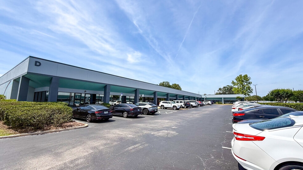 More Photos Of 5730-5892 S Semoran Blvd, Orlando Unknown For Lease