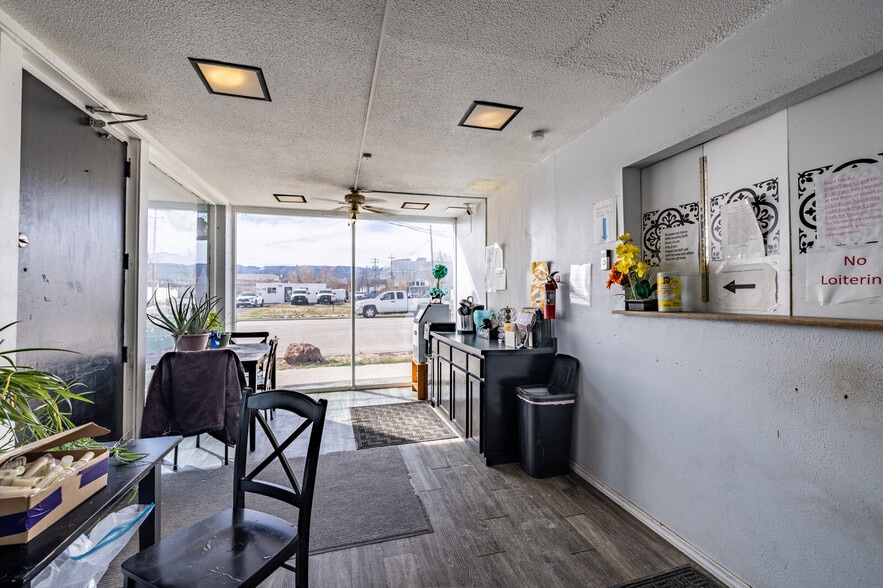 More Photos Of 440 E A St, Casper Hotel For Sale