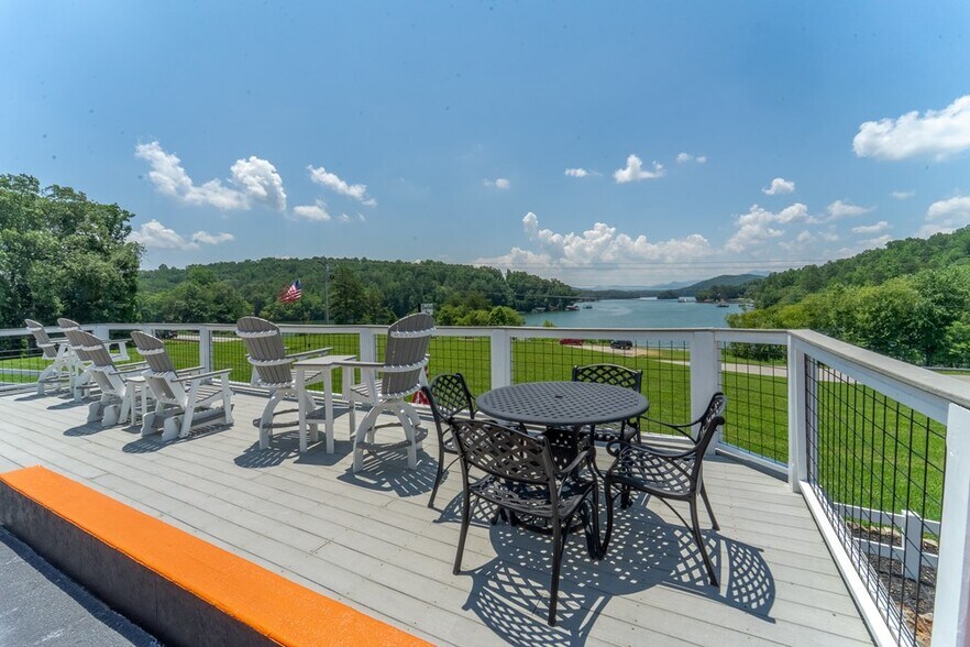 More Photos Of 40 Chatuge Ln, Hayesville Hotel For Sale