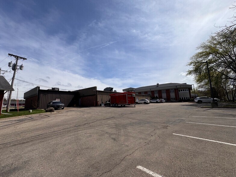 More Photos Of 5900-5926 Us Highway 51, McFarland Unknown For Lease