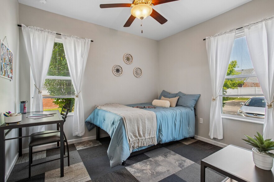 More Photos Of 1 Campus Edge Dr, Edwardsville Apartments For Sale
