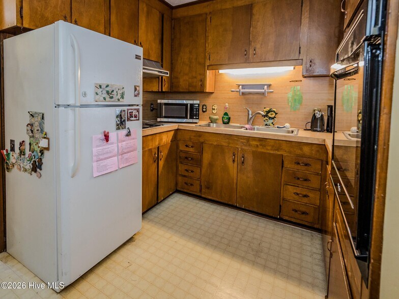 More Photos Of 60 Callahan Rd, Orrum Specialty For Sale