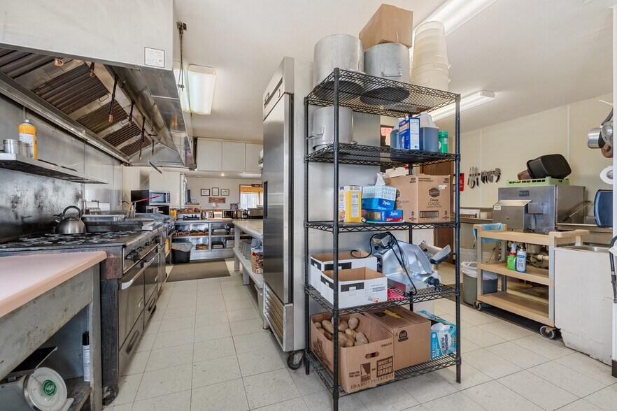 More Photos Of 28534 U.S. 18, Mc Gregor General Retail For Sale