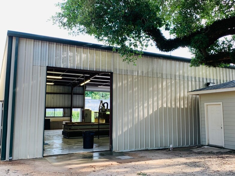 More Photos Of 2227 Golden Rd, Spring Warehouse For Lease