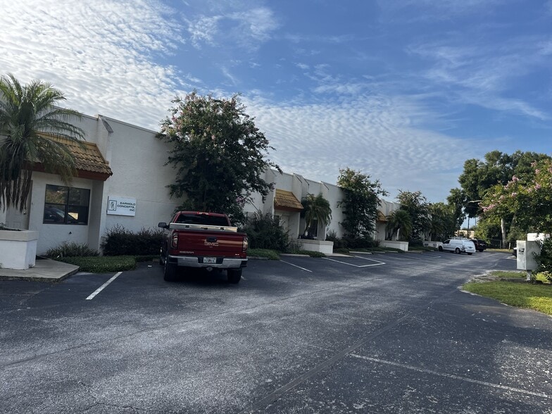 More Photos Of 174-B Semoran Commerce Pl, Apopka Light Manufacturing For Sale