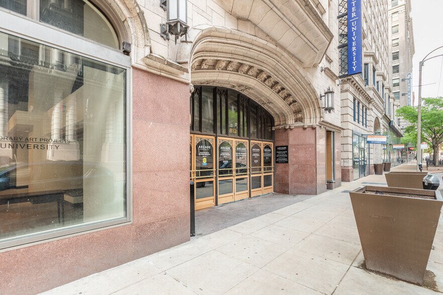 More Photos Of 812 Olive St, Saint Louis Office For Lease