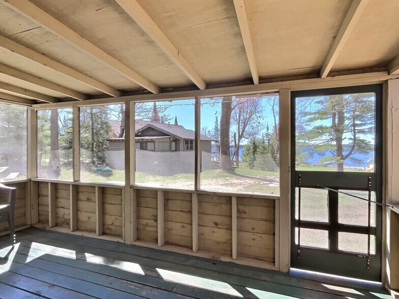 More Photos Of 8475 Hillcrest Ln, Saint Germain Hotel For Sale