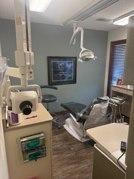 More Photos Of 411-511 N Wendover Rd, Charlotte Medical For Lease