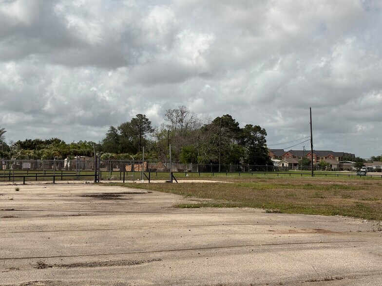 More Photos Of 3600 Gulf Fwy, La Marque Land For Lease