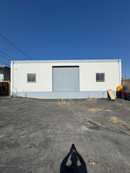 More Photos Of 948 W 9th St, Upland Warehouse For Lease