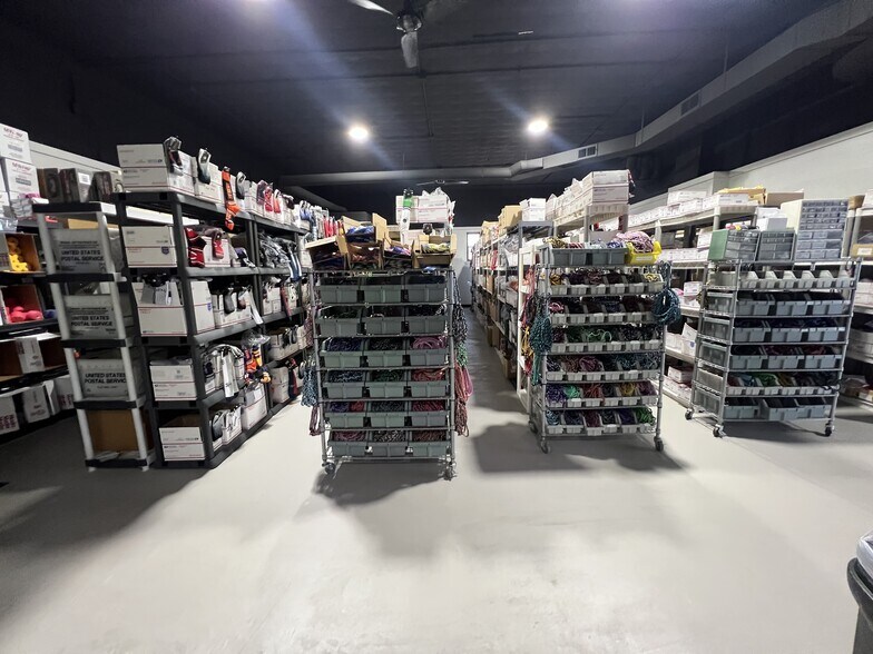 More Photos Of 465 E Main St, Batavia Warehouse For Lease