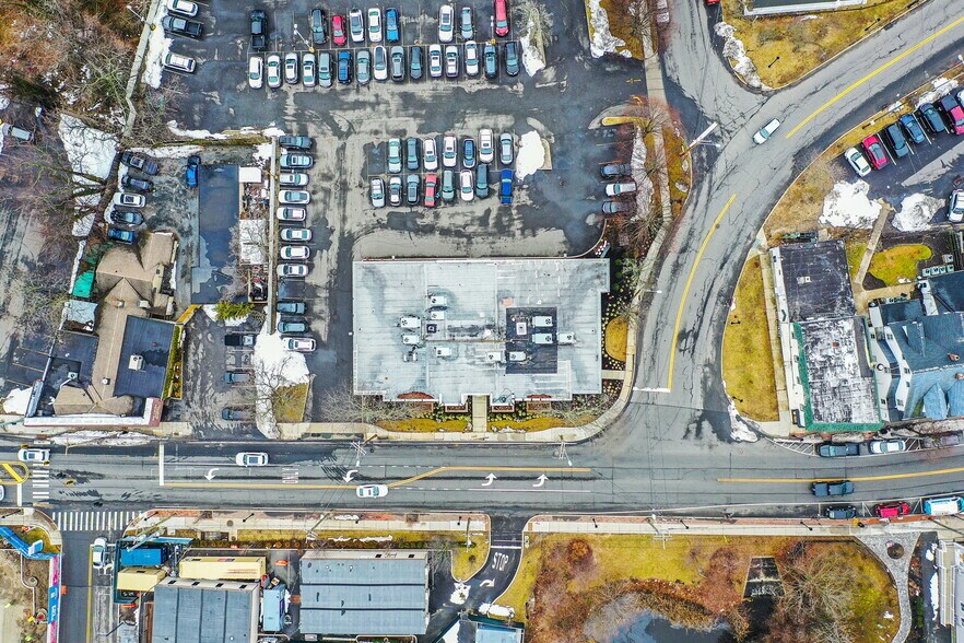 More Photos Of 180 E Main St, Bay Shore Medical For Sale