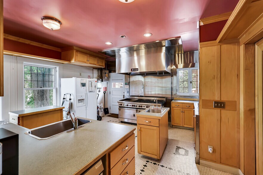 More Photos Of 820 W 7th Ave, Spokane Office Residential For Sale