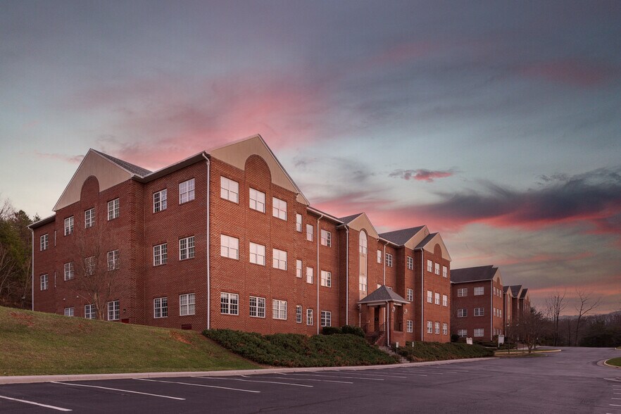 More Photos Of Pheasant Ridge Road, Roanoke Office For Lease