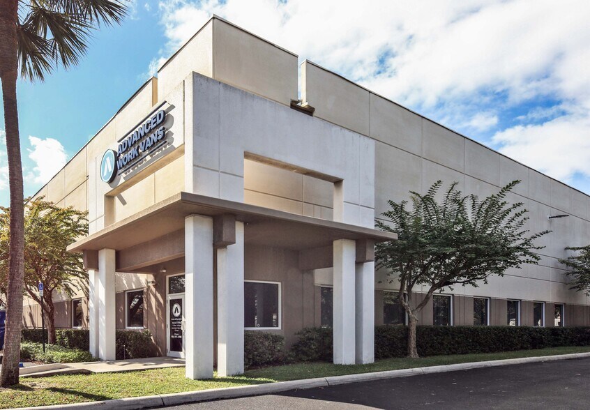 More Photos Of 6535 Nova Dr, Davie Unknown For Lease