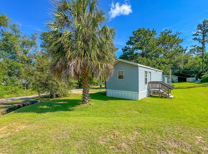 More Photos Of 1624 Pine Straw Trl, Tallahassee Manufactured Housing Mobile Home Park For Sale