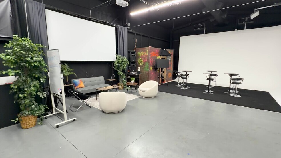 More Photos Of 701 Chestnut St, Bowling Green Office For Lease