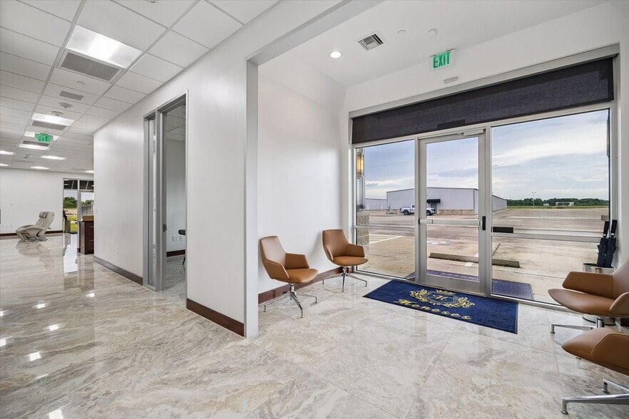 More Photos Of 12890C S Highway 6, Sugar Land Specialty For Sale