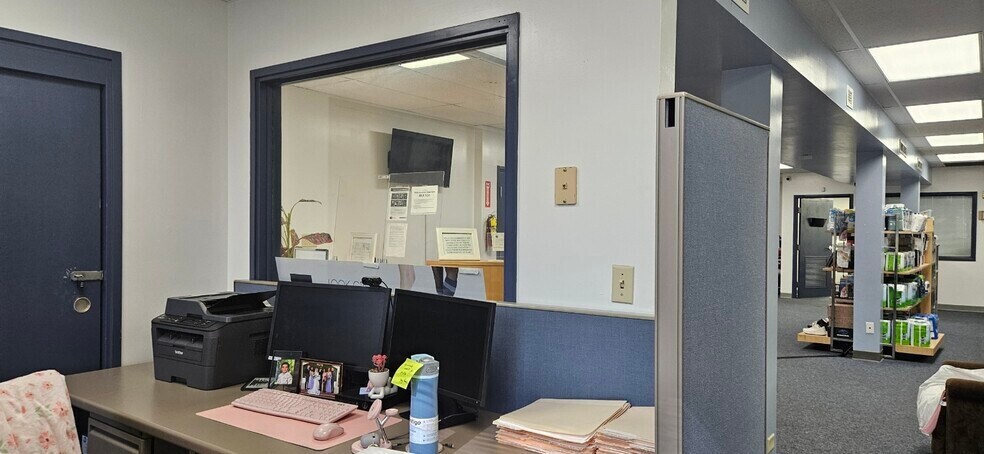 More Photos Of 94-479 Ukee St, Waipahu Flex For Lease