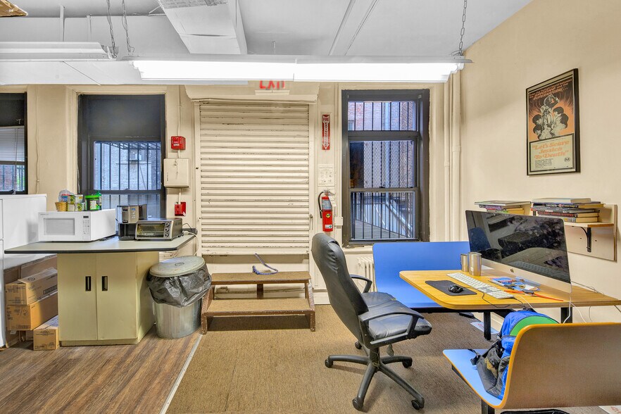 More Photos Of 29 E 21st St, New York Office For Sale