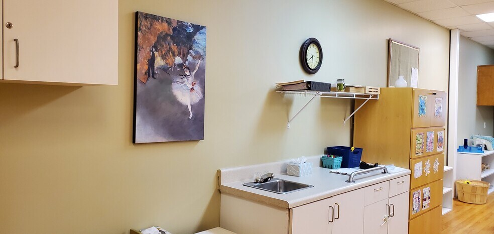 More Photos Of 4040 Johns Creek Pky, Suwanee General Retail For Sale