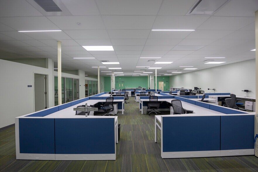 More Photos Of 2736 Waiwai Loop, Honolulu Warehouse For Lease